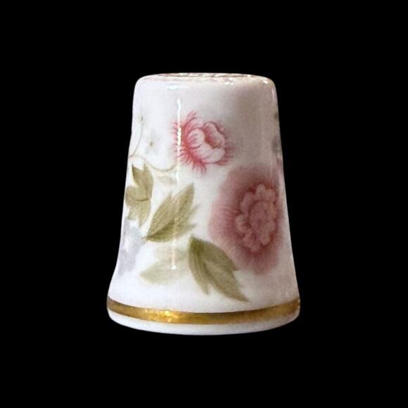 Vintage Minton Bone China Thimble White Floral Pattern Gold Trim Collectible - Picture 2 of 9